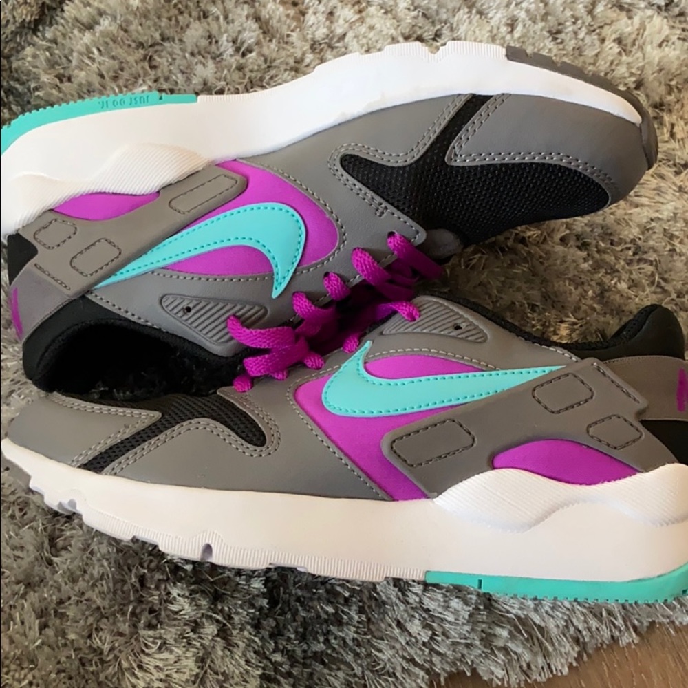 Nike LD Victory Sneaker ( Kid)*NEW*